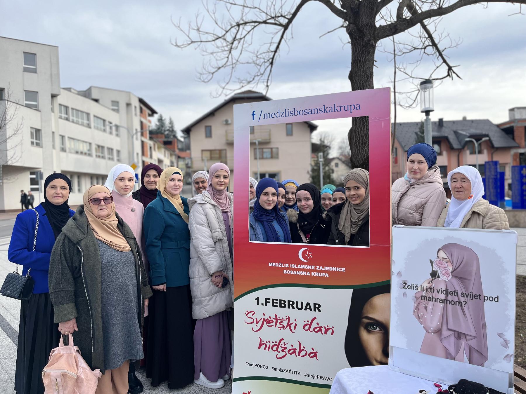 U Bosanskoj Krupi obilježen Svjetski dan hidžaba uz osmijehe, širenje svijesti i poklone