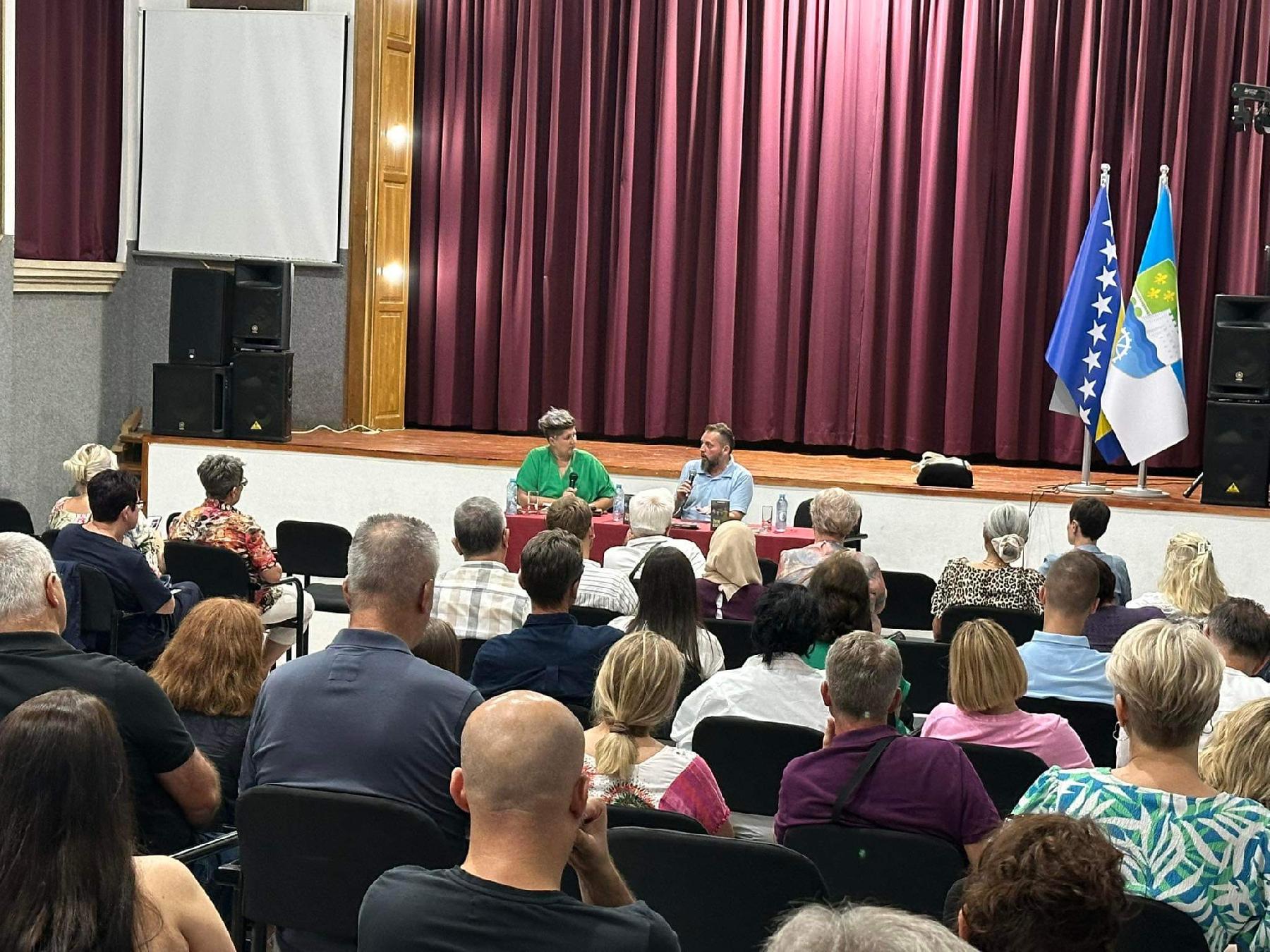 Održana promocija knjige Dragana Bursaća u Bosanskoj Krupi