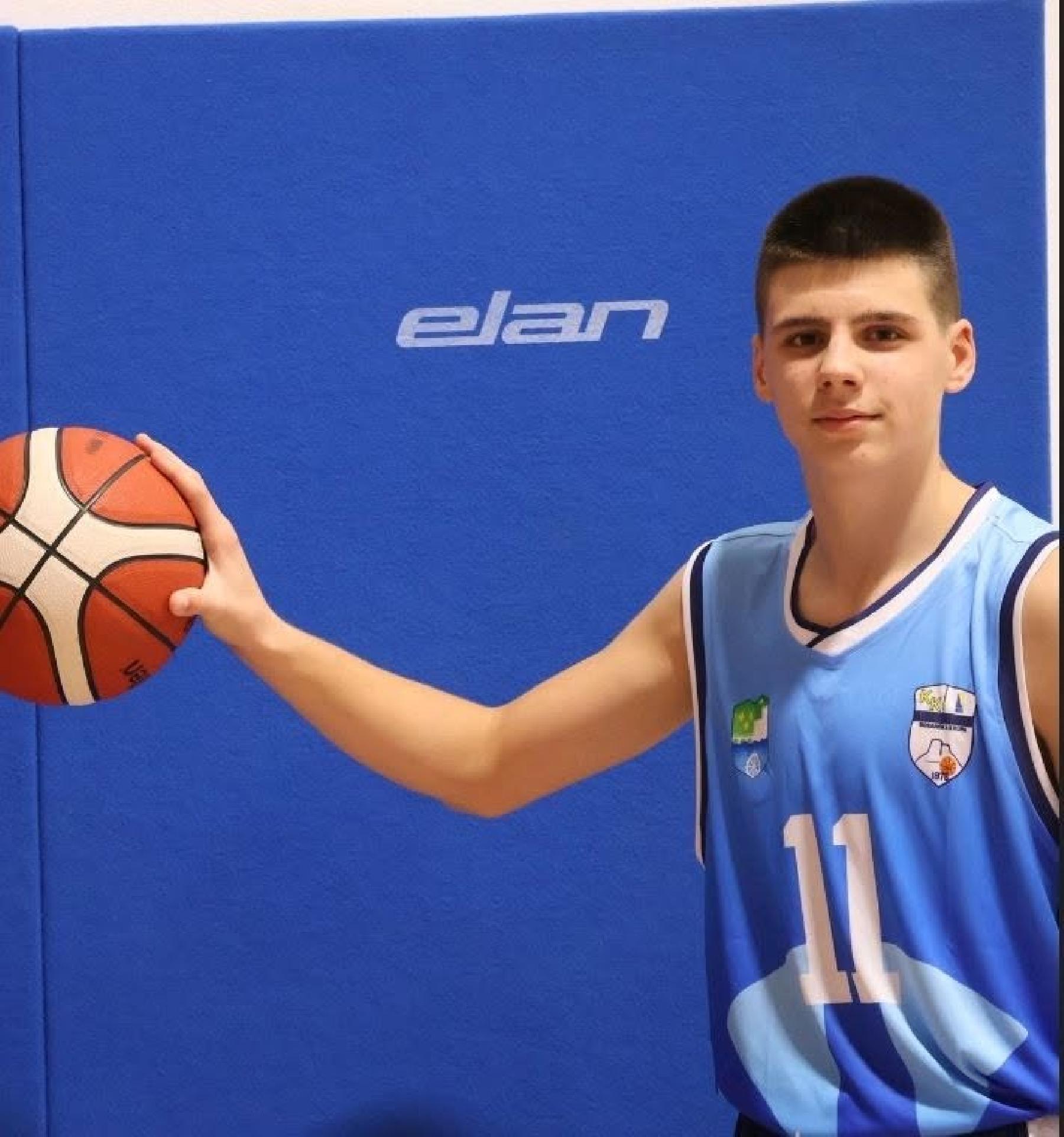 Kemal Komić iz KK Bratstvo Bosanska Krupa na spisku U16 košarkaške reprezentacija