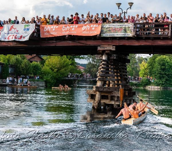 Održani 45. Unski lađari: Kenwood ponovo najbolji, Faruk Bešić prva lasta Une