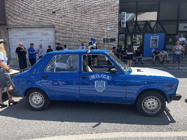 Oldtimer ekspedicija u Bosanskoj Krupi: Šarm prošlosti na ulicama grada